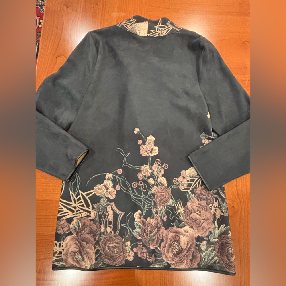 Radzoli Floral Asymmetrical Grey & Pastel Embroidery Detail Button-Up Tunic, L - Picture 13 of 13